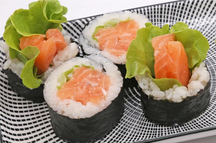 ซูชิโรลแซลมอน