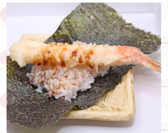 ข้าวห่อสาหร่ายกุ้งเทมปุระ